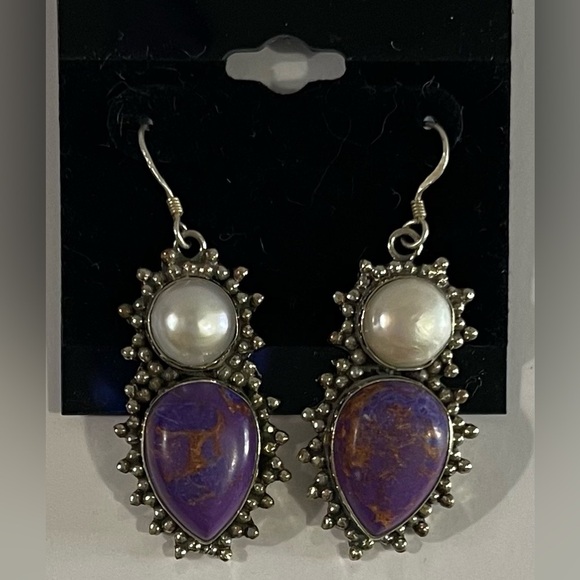 NWT Elegant Purple and Silver Dangle Earrings - Picture 1 of 2